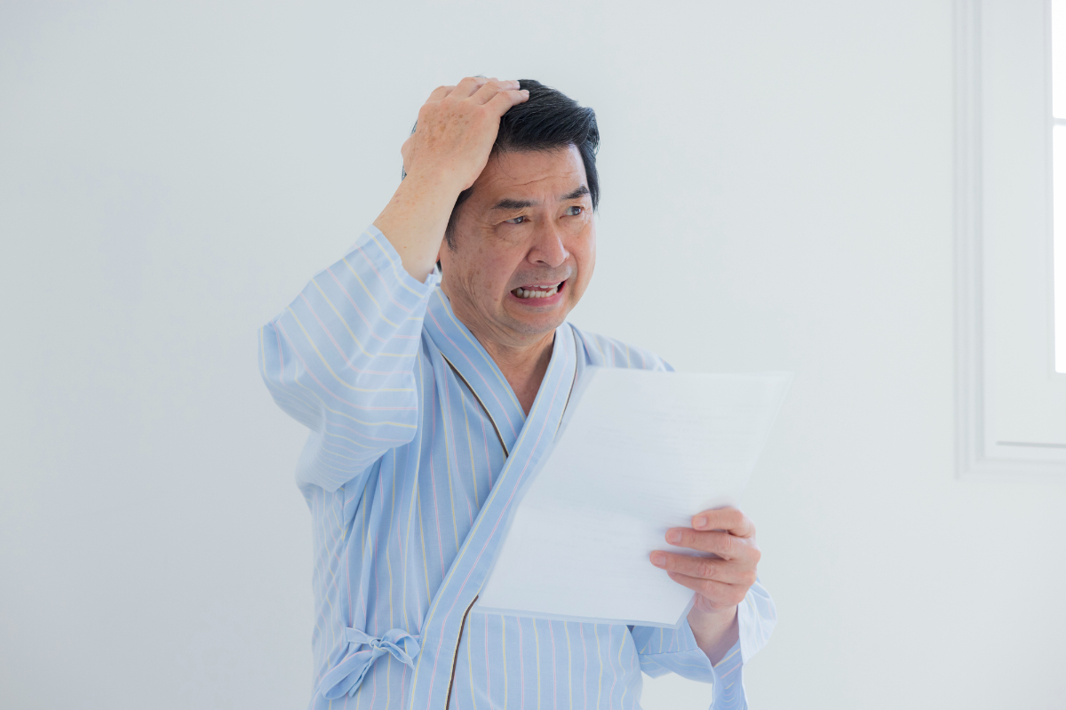 健康診断で肝機能異常を指摘され悩む男性